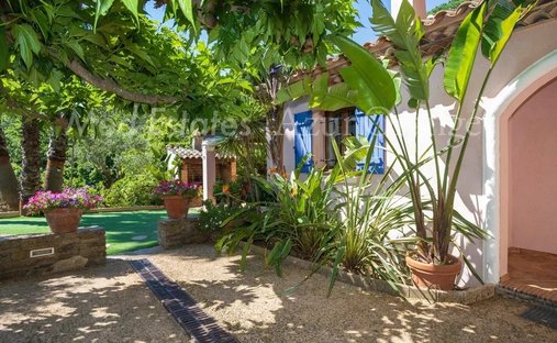 Casa en La Garde-Freinet, Provenza-Alpes-Costa Azul, Francia 1