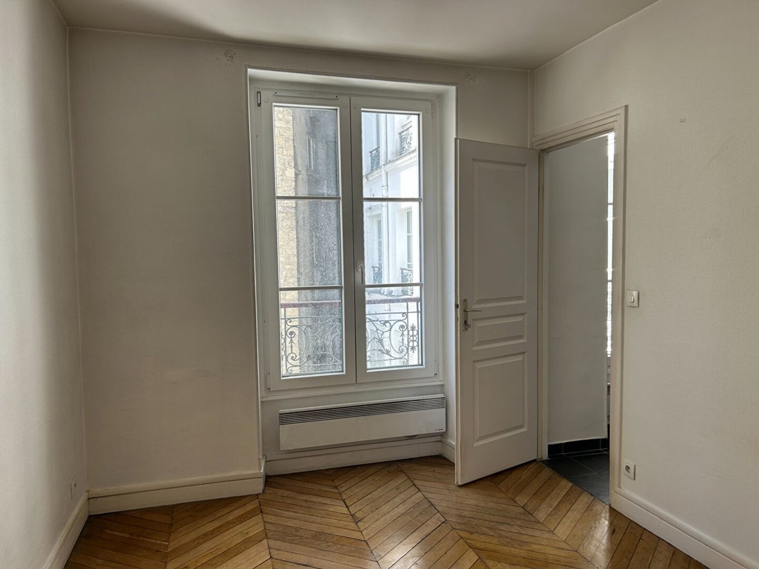 Apartment in Palais Royal, Paris 1er Arrondissement, Paris 4 - 18615489