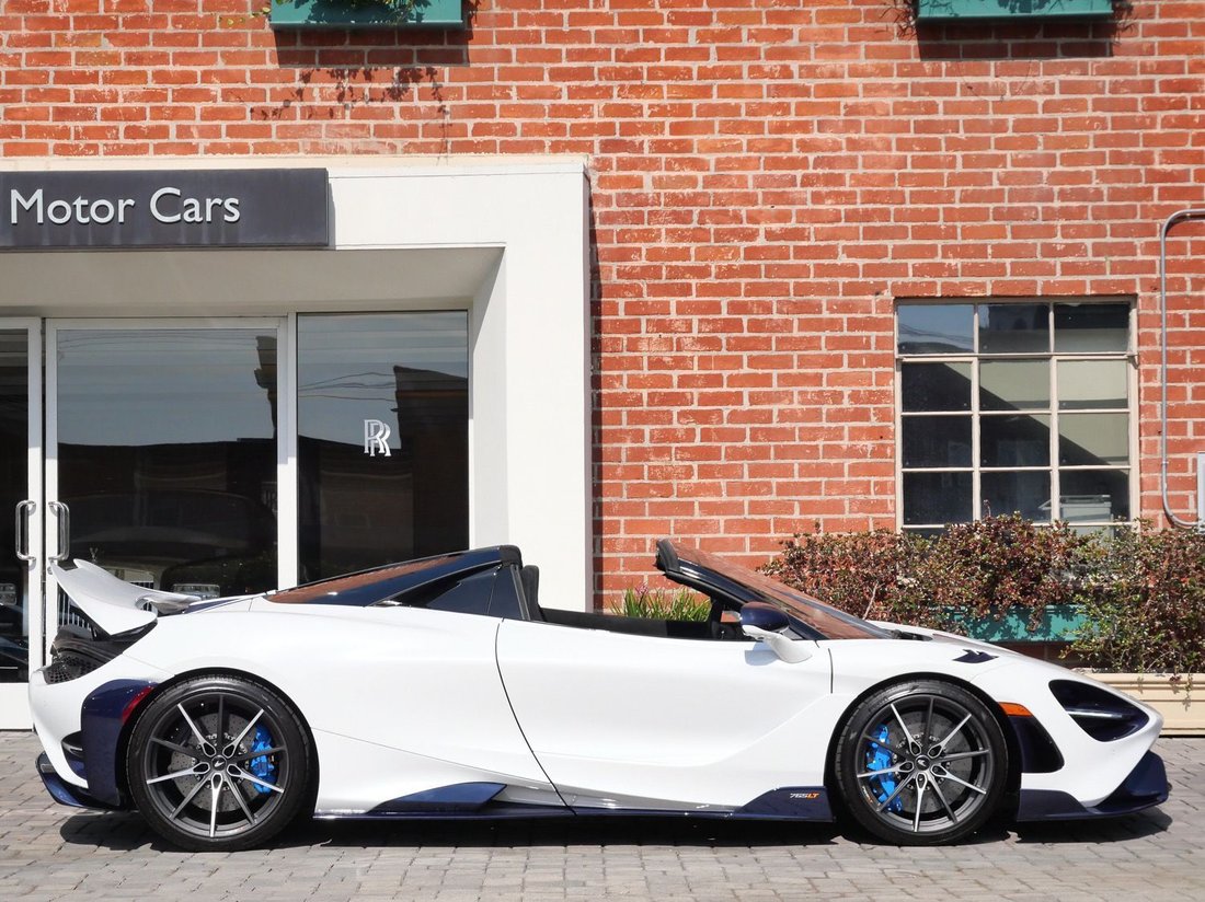 Cabriolet in Beverly Hills, CA, United States 3 - 18619117