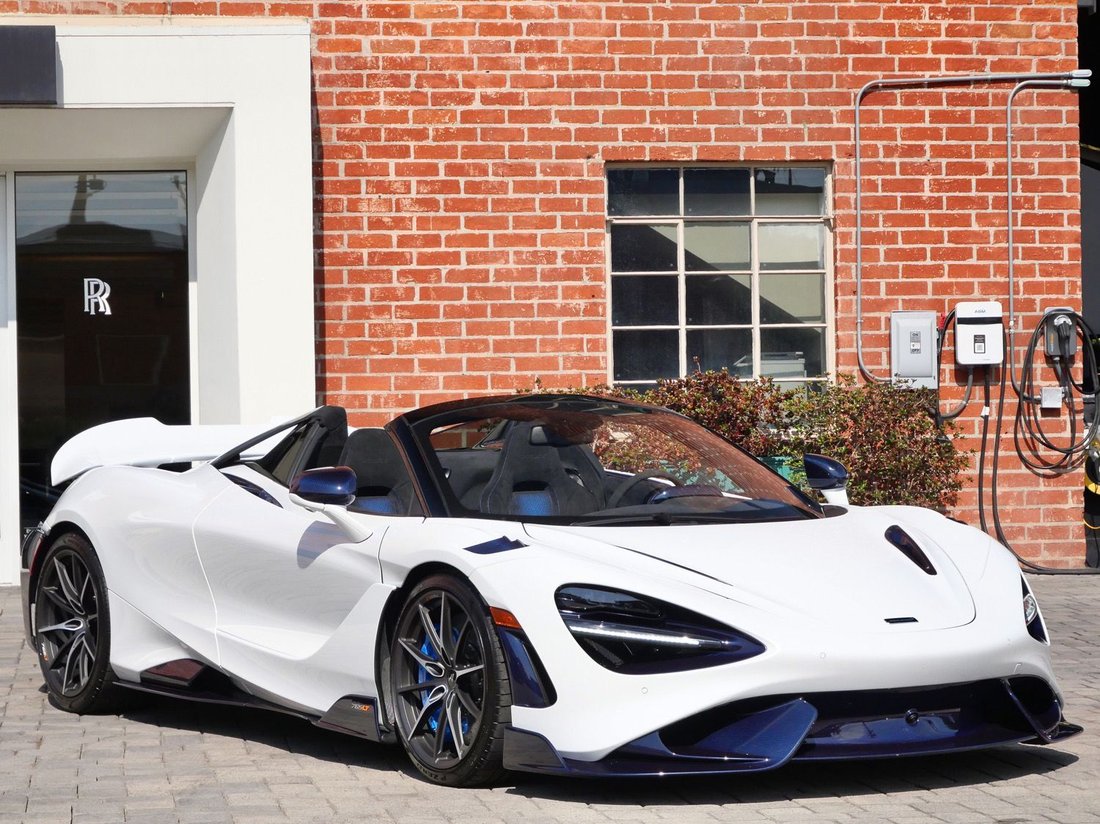 Cabriolet in Beverly Hills, CA, United States 1 - 18619117