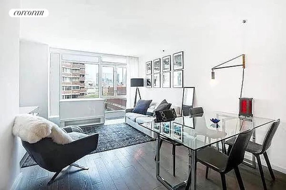 Condo in New York, New York, United States 1 - 18623519
