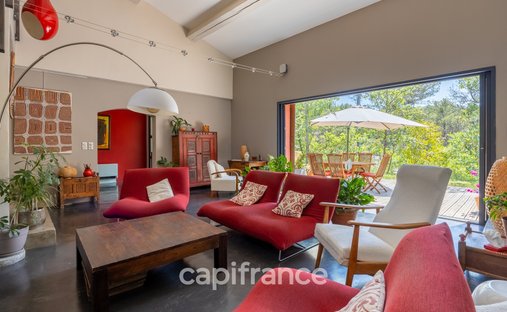 House in Est, Fuveau, France 1