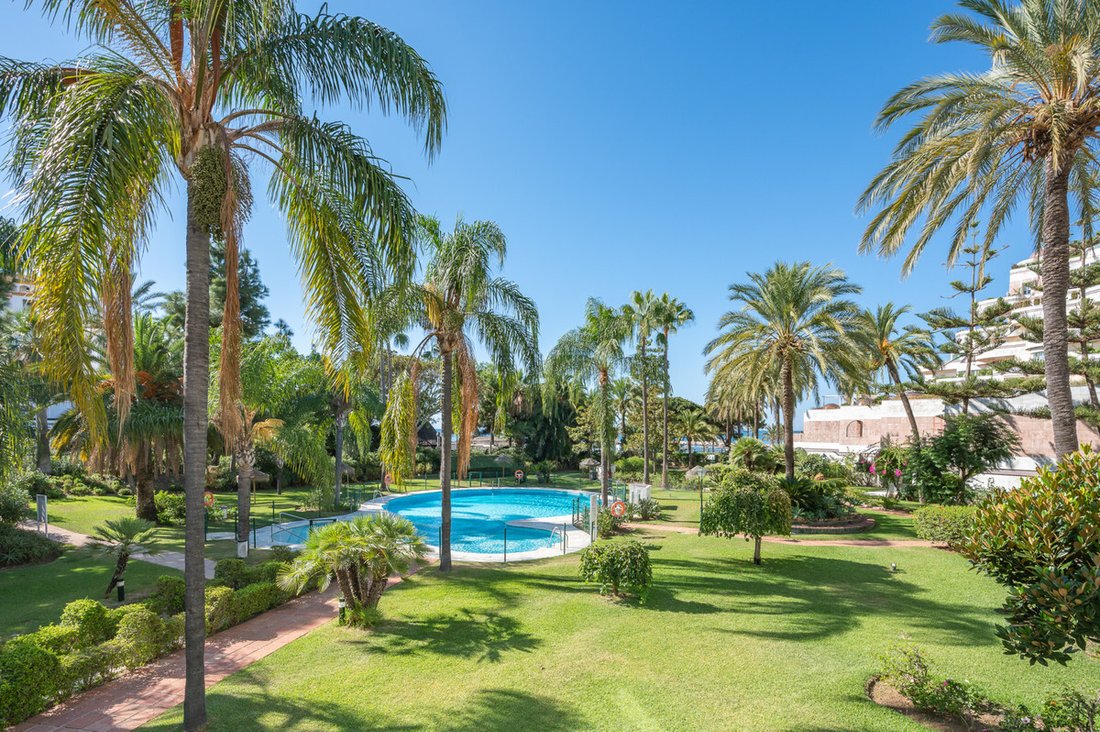Apartment in Puerto Banus, Marbella, Spain 5 - 18616205
