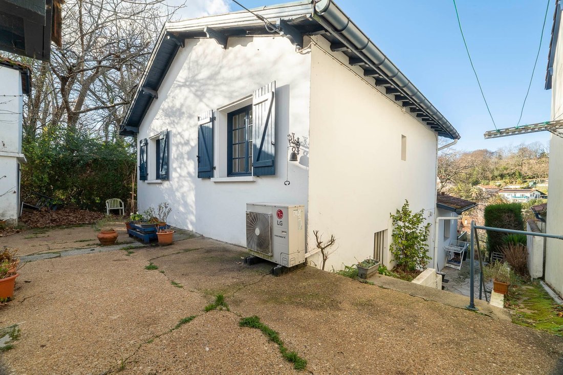 House in Biarritz, Nouvelle-Aquitaine, France 4 - 17192739
