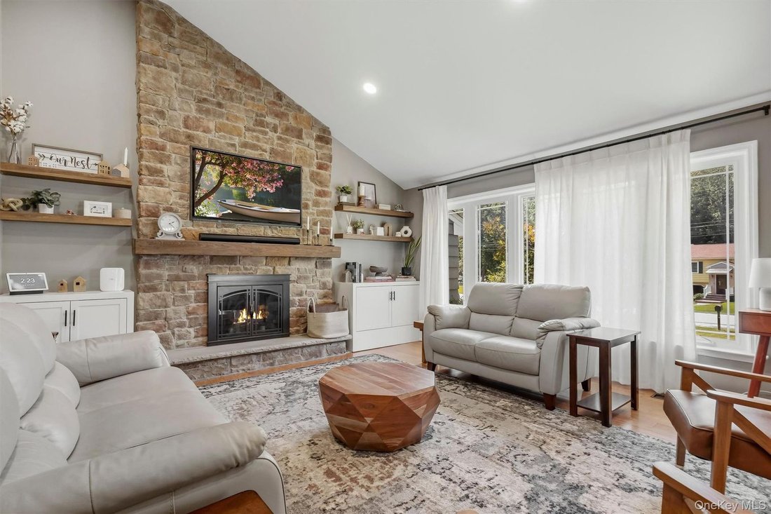 House in Spackenkill, New York, United States 3 - 18562719