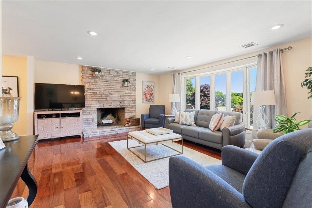 House in Stoneham, Massachusetts, United States 3 - 18621099