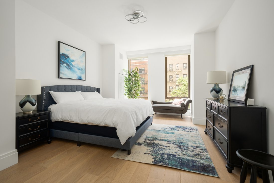 New York, New York, United States 5 - 18622306