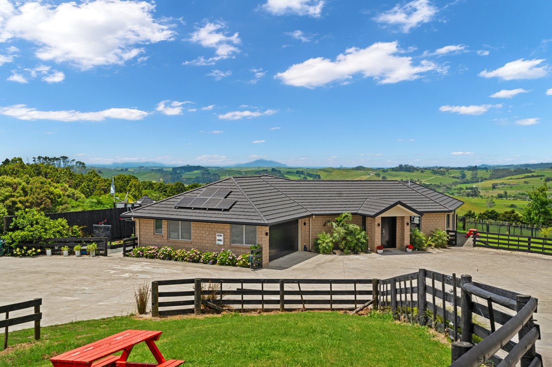 Waipu, Northland, New Zealand 2 - 18623763
