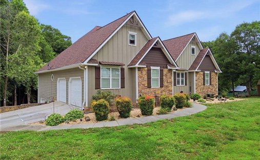 House in Fairmount, Georgia, United States 1