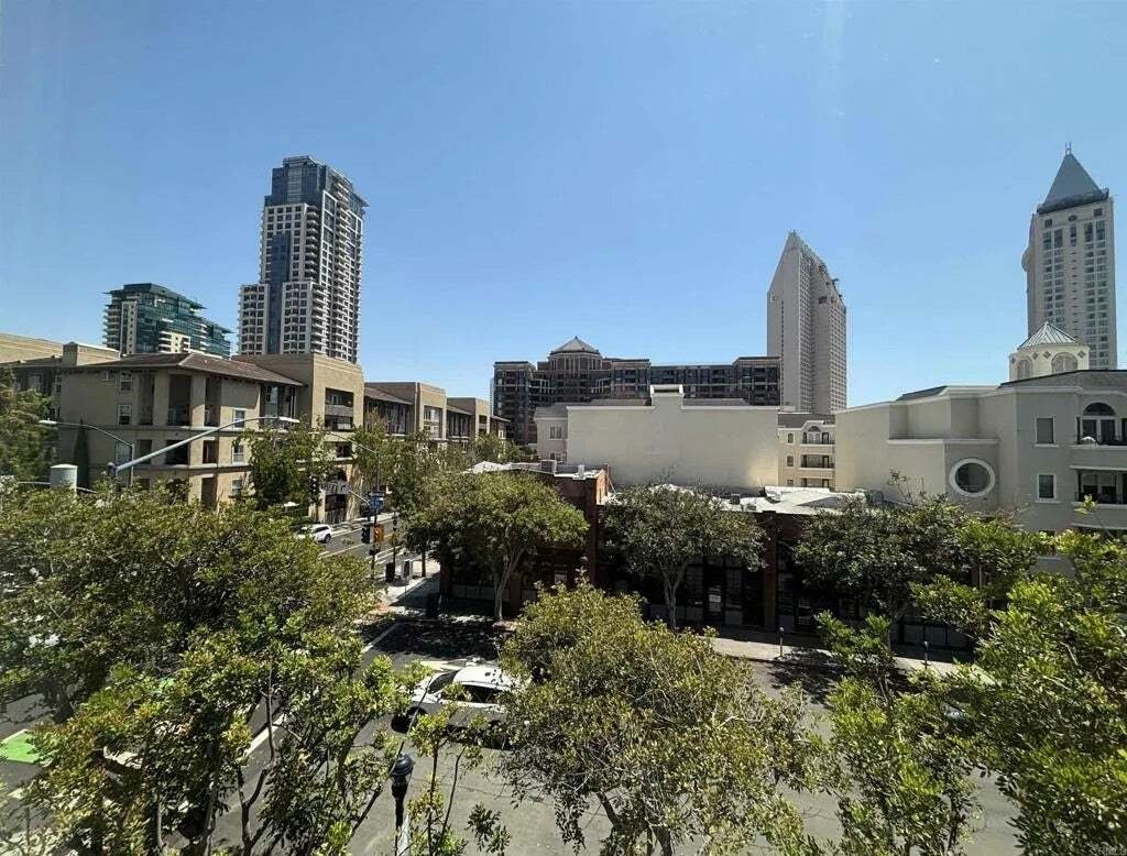 Condo in San Diego, California, United States 3 - 18601947