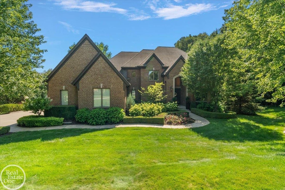 House in Oakland charter Township, Michigan, United States 2 - 18619587