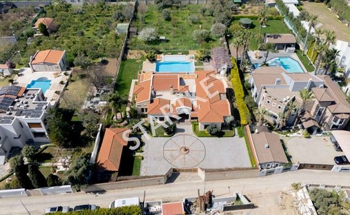 Estate in İzmir, İzmir, Turkey 1