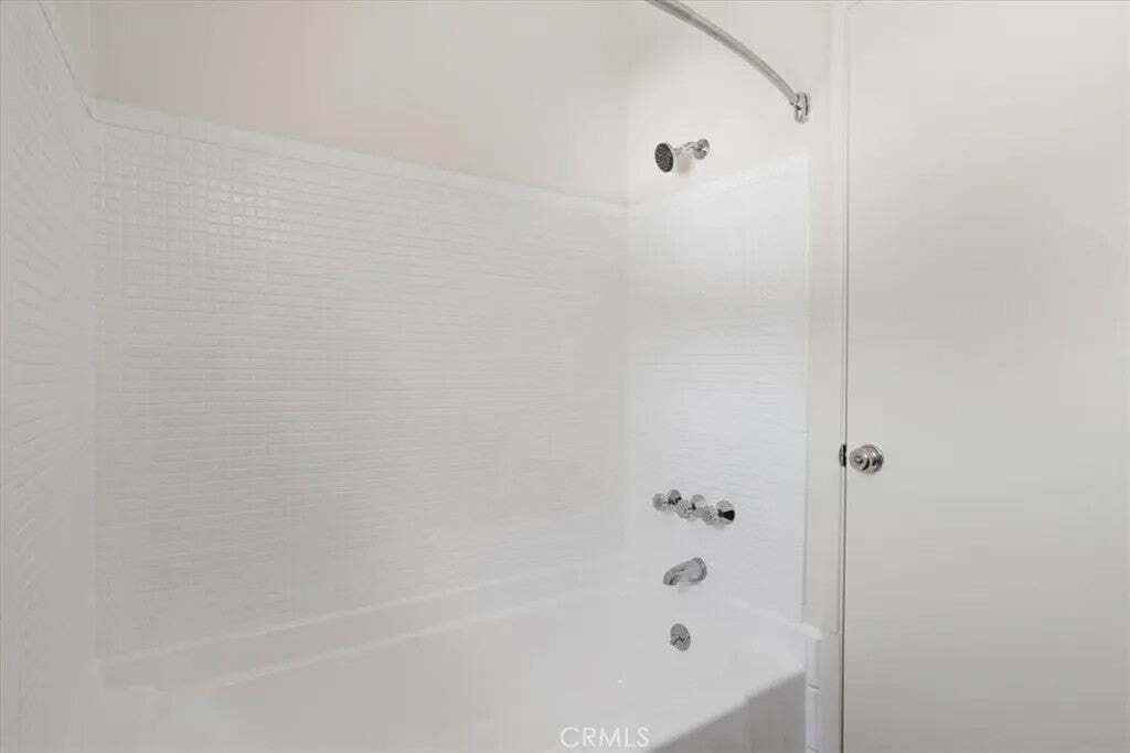 Santa Monica, California, United States 5 - 18621291
