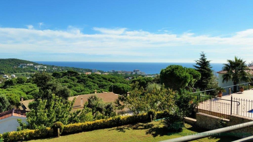 Villa in Lloret de Mar, Catalonia, Spain 1 - 13111307