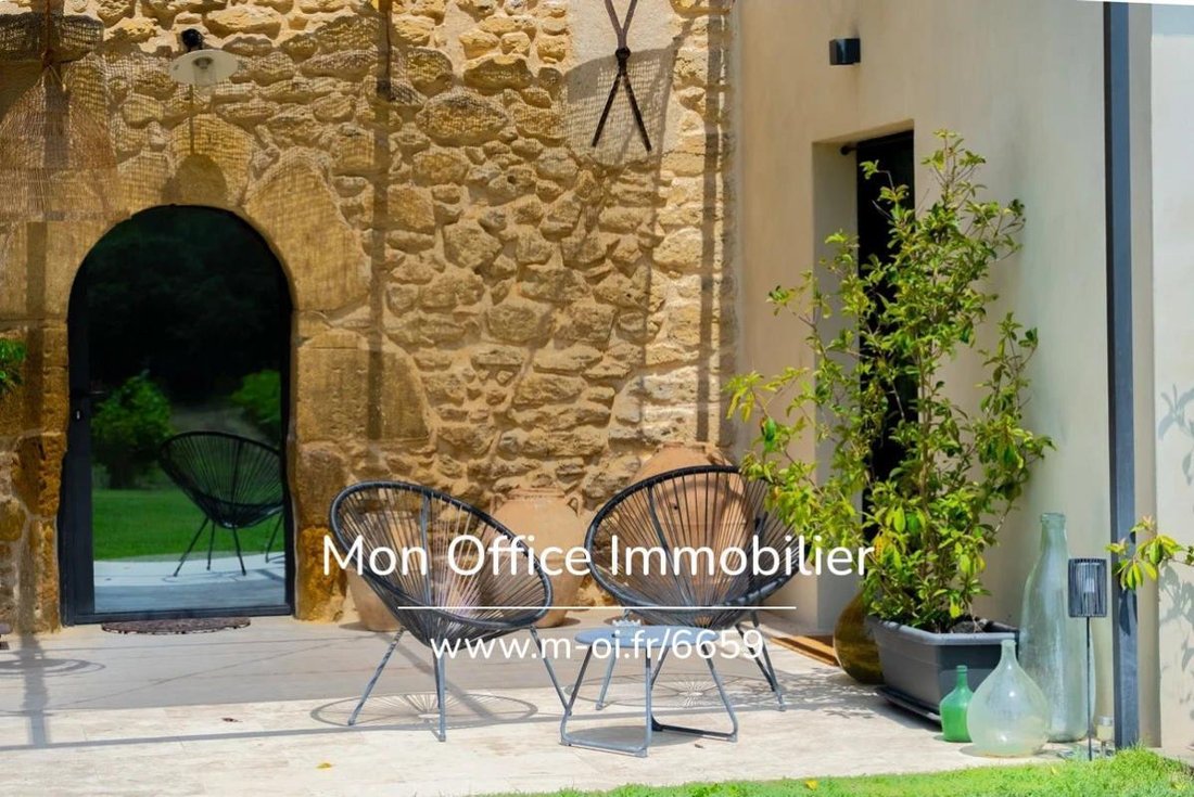 House in Vaugines, Provence-Alpes-Côte d'Azur, France 2 - 18528389