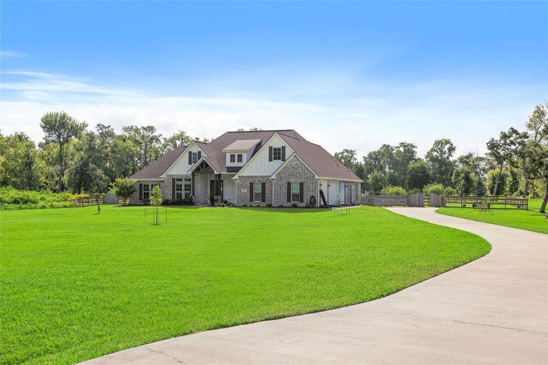House in Angleton, Texas, United States 3 - 18618942