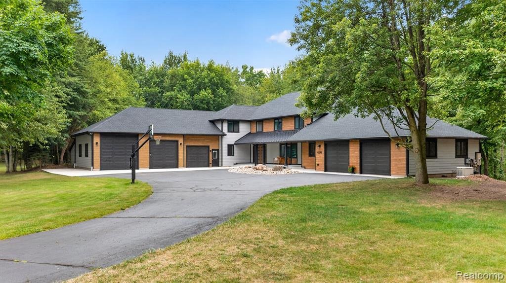 House in Grand Blanc Township, Michigan, United States 2 - 18618539