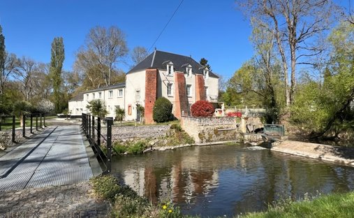 House in Mardie, Centre-Val de Loire, France 1