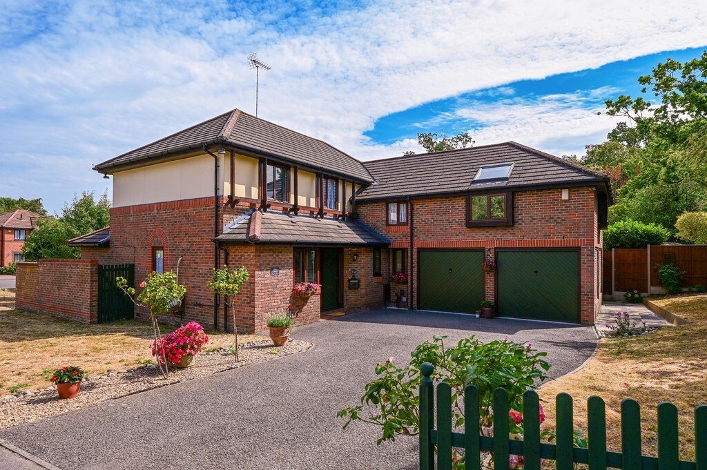 House in Bullbrook, Bracknell, England 1 - 18622030