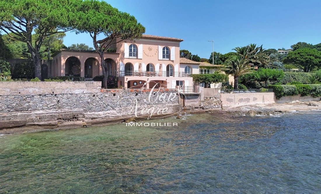 Villa en Grimaud, Provenza-Alpes-Costa Azul, Francia 1 - 17064139