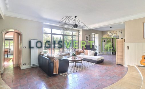 House in Est, Saint-Germain-les-Arpajon, France 1
