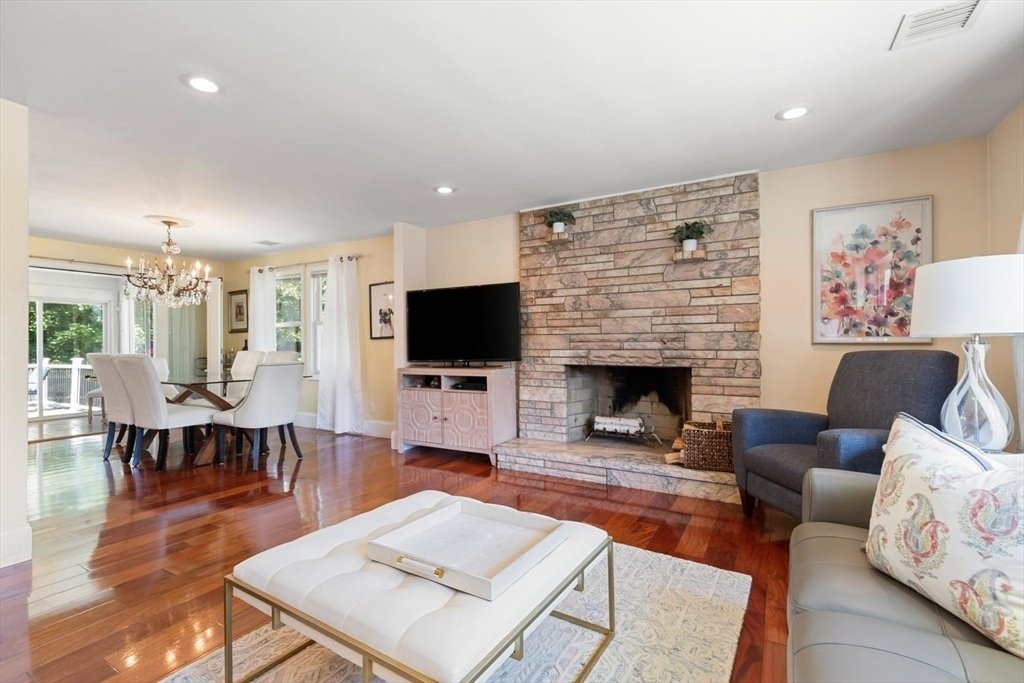 House in Stoneham, Massachusetts, United States 2 - 18621099