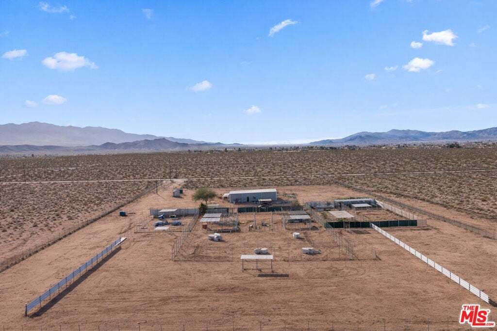 House in Lucerne Valley, California, United States 3 - 18616972