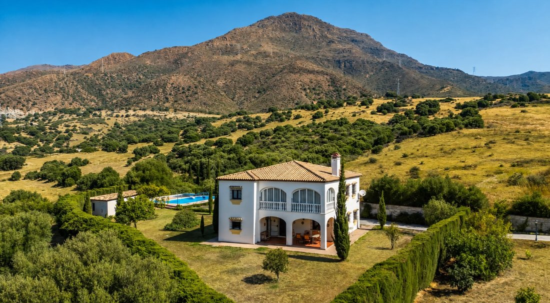 Villa in Estepona, Andalusia, Spain 1 - 18616055