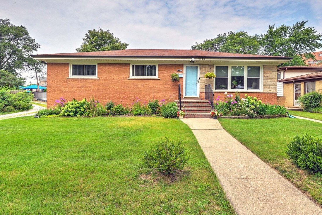 House in Skokie, Illinois, United States 2 - 18620245