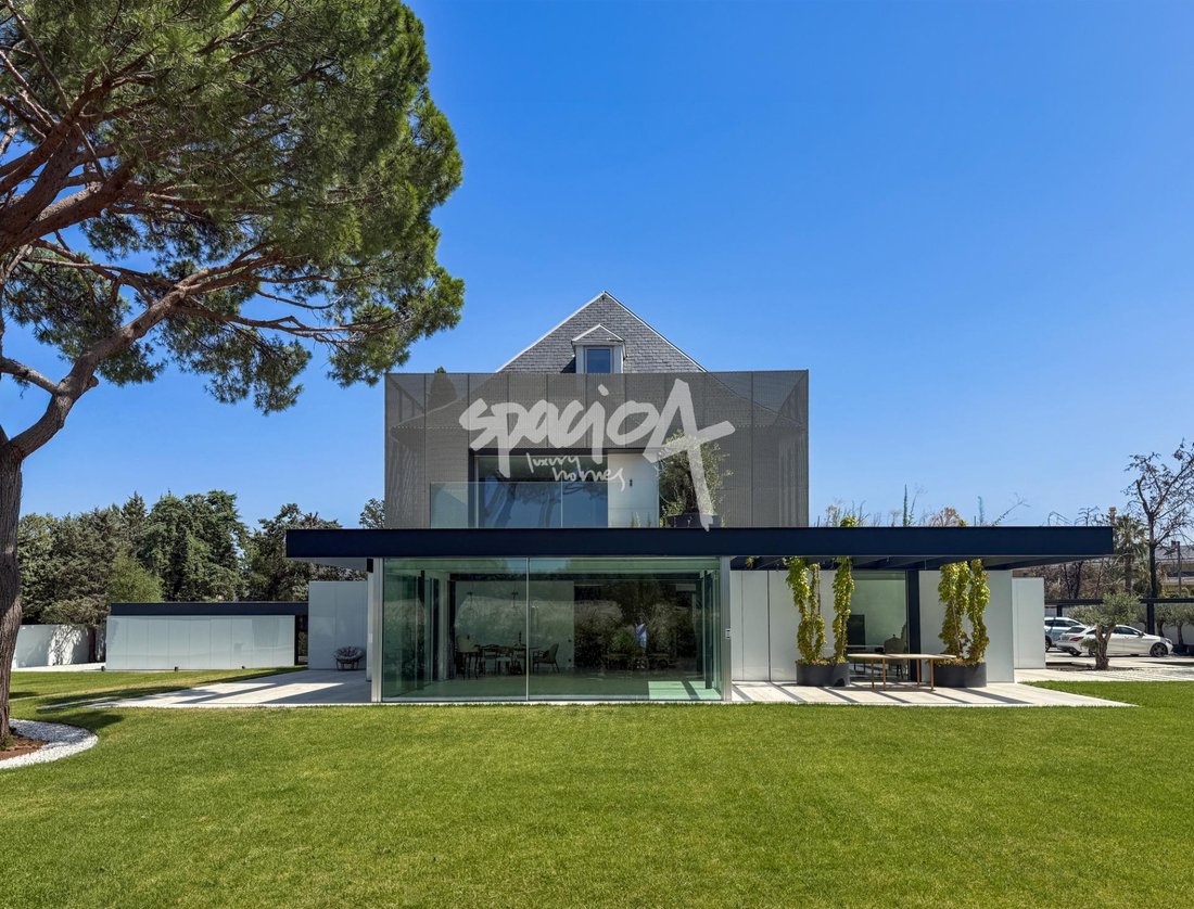 Chalet in Pozuelo de Alarcon, Comunidad de Madrid, Spain 4 - 18567239