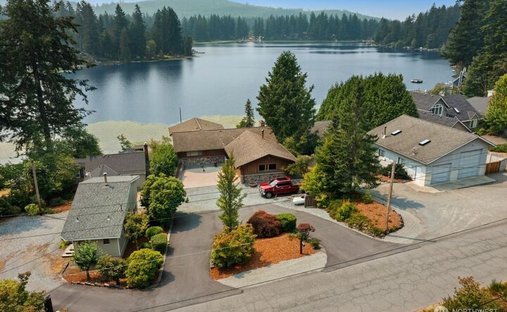 House in Ravensdale, Washington, United States 1