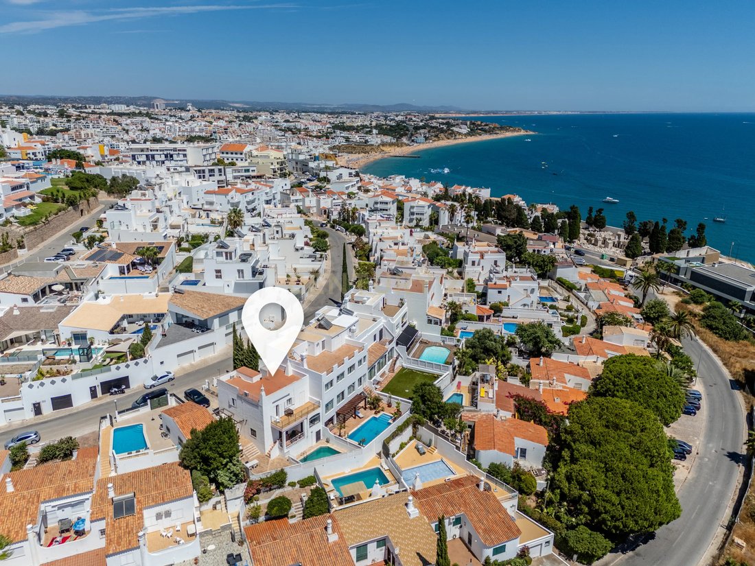 Villa in Olhos de Agua, Algarve, Portugal 1 - 18620439