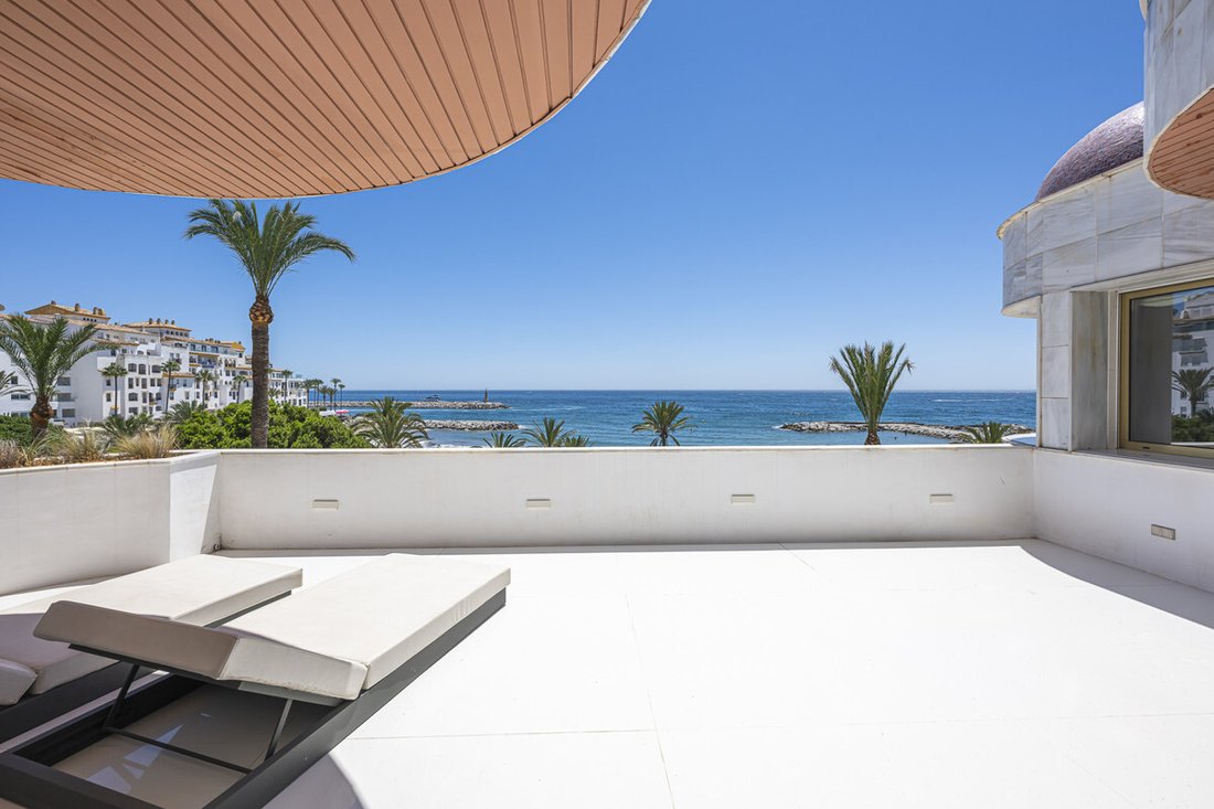 Apartment in Puerto Banus, Marbella, Spain 2 - 18616205