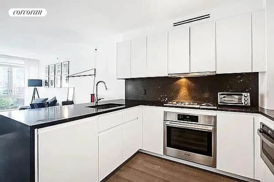 Condo in New York, New York, United States 4 - 18623519