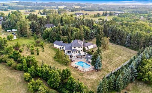 House in De Winton, Alberta, Canada 1