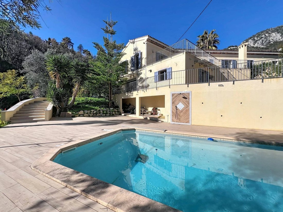 Villa en Menton, Provenza-Alpes-Costa Azul, Francia 1 - 17280945