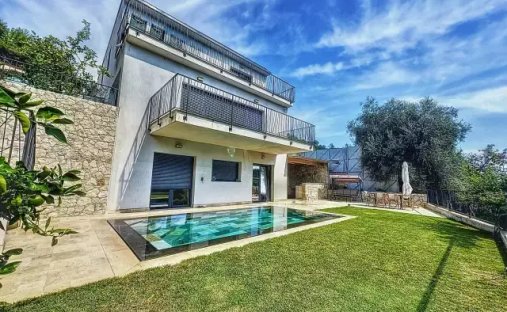 Villa in Menton, Provence-Alpes-Côte d'Azur, Frankreich 1