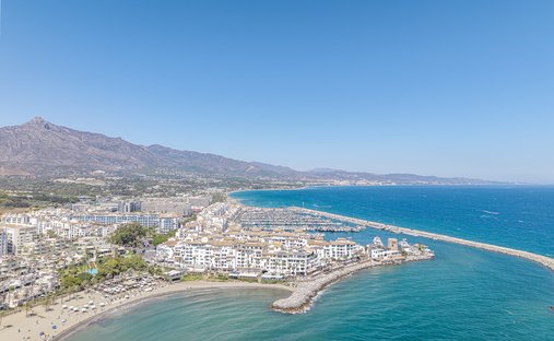 Apartment in Puerto Banus, Marbella, Spain 1