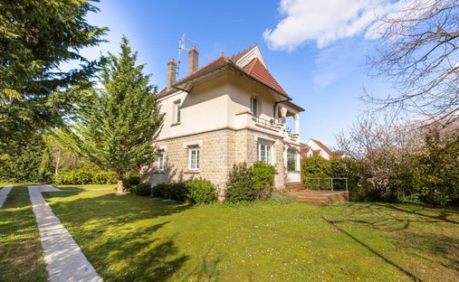 House in Vieux Village, Fontaine-les-Dijon, France 1