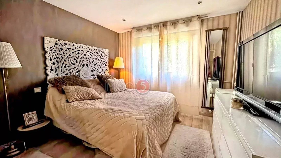 Apartment in Thiers, Le Raincy, France 5 - 17449042