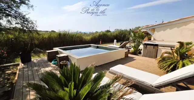 House in Hyeres, Provence-Alpes-Côte d'Azur, France 1 - 18605408