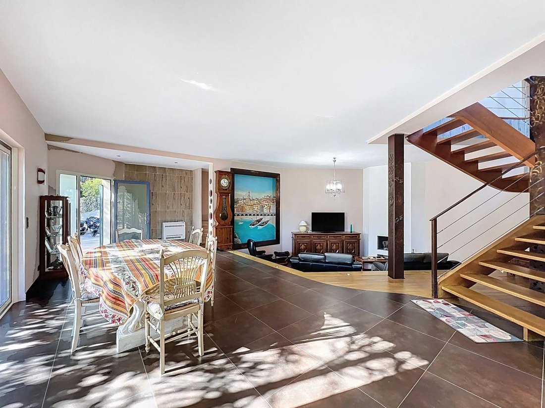 Villa en Menton, Provenza-Alpes-Costa Azul, Francia 3 - 17280945