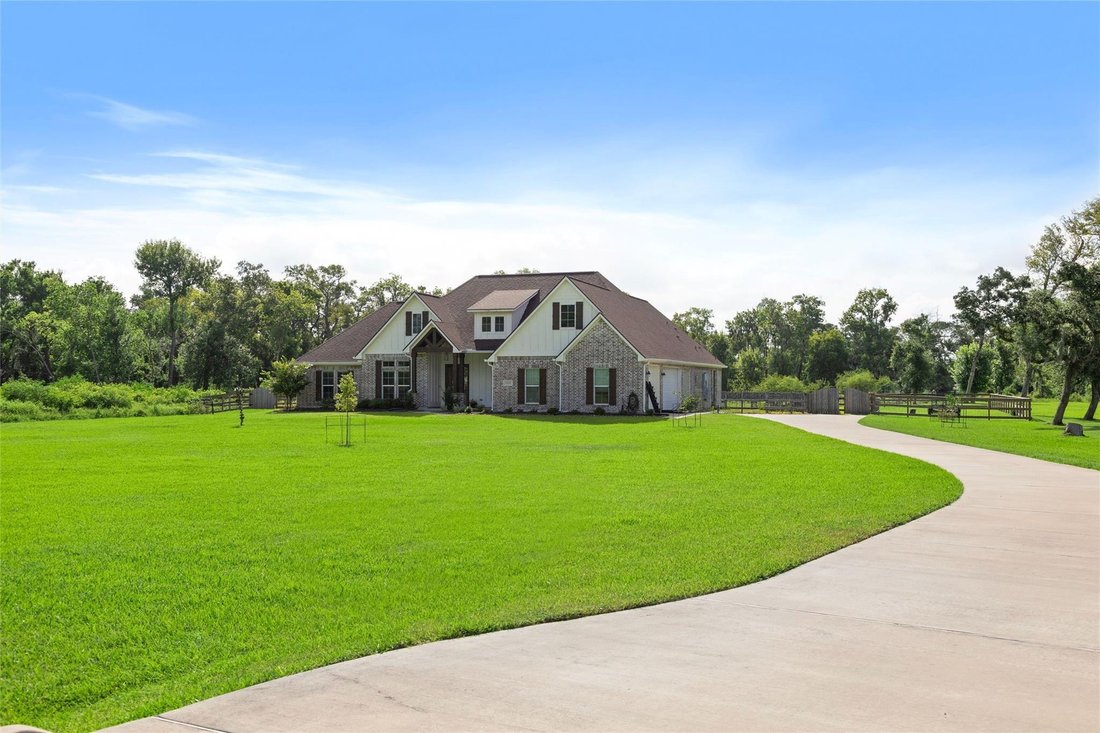 House in Angleton, Texas, United States 2 - 18618942