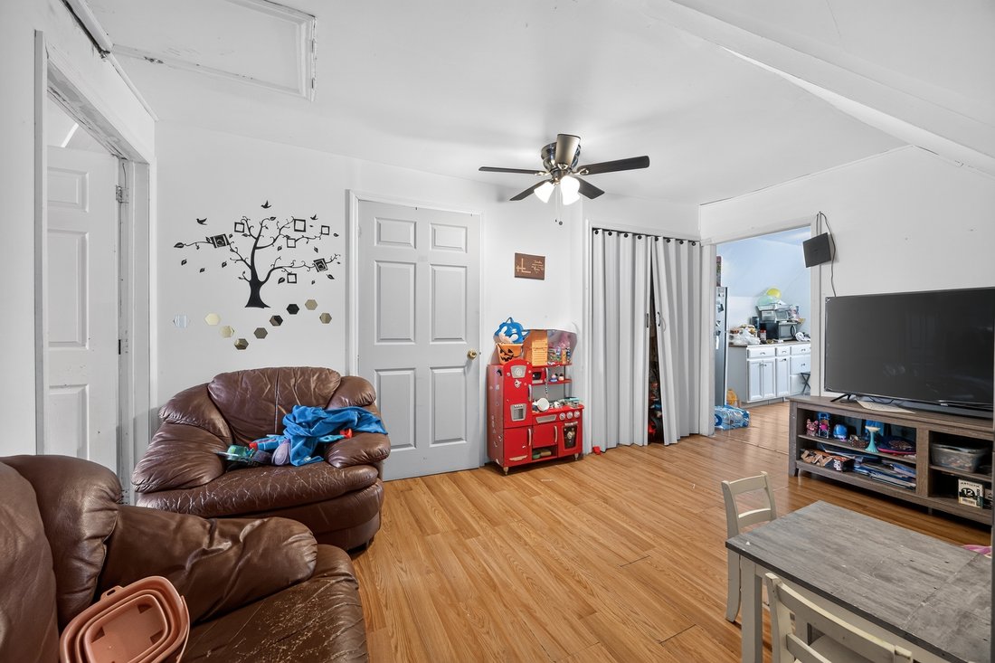 Apartment in Clifton, New Jersey, United States 5 - 18621792