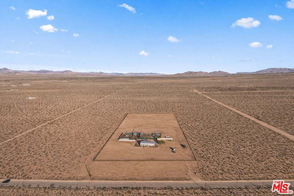 House in Lucerne Valley, California, United States 5 - 18616972