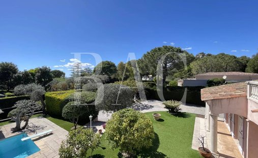 Villa in Villefranche-sur-Mer, Provence-Alpes-Côte d'Azur, France 1
