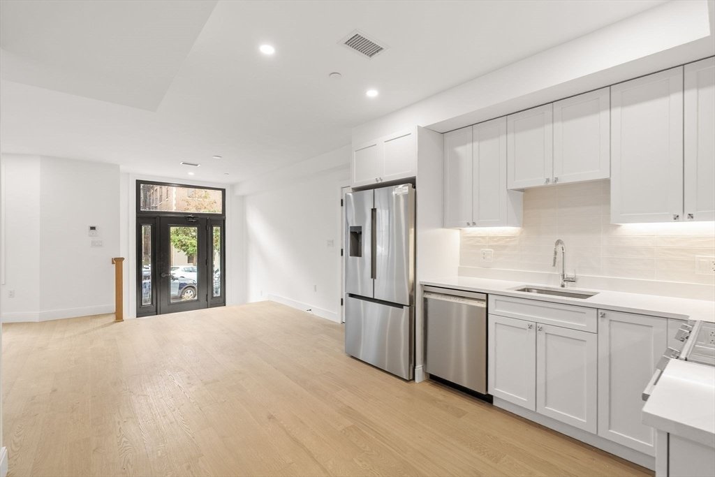 Condo in Boston, Massachusetts, United States 4 - 18621034