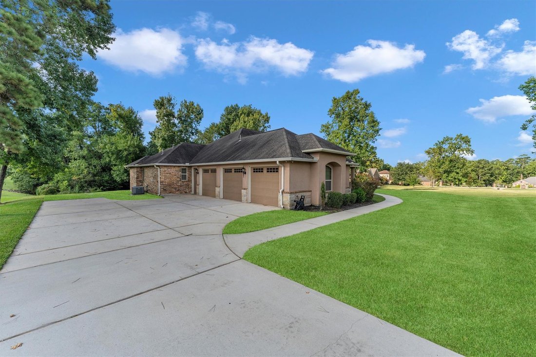 House in Willis, Texas, United States 4 - 18621329