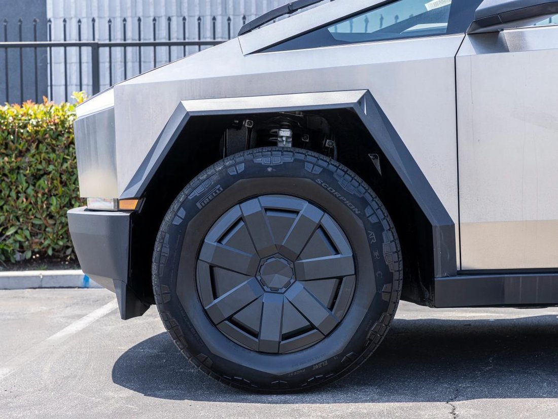 Pickup in Azusa, CA, United States 2 - 18579964