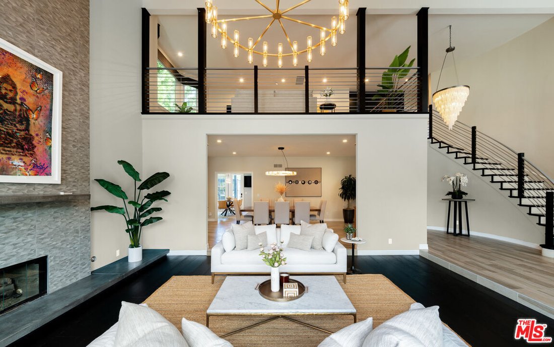 Agoura Hills, California, United States 5 - 18622293